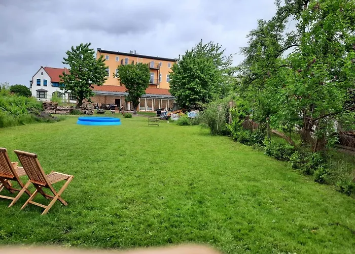 Alt-berliner Schwanenhof - * Lychen