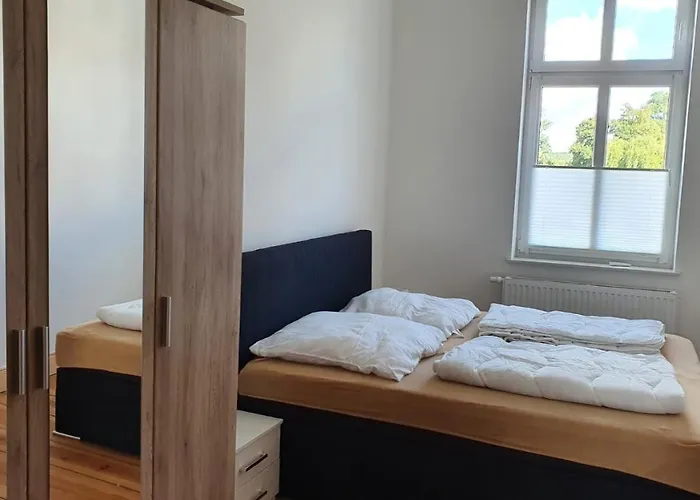 Alt-berliner Schwanenhof - * Lychen