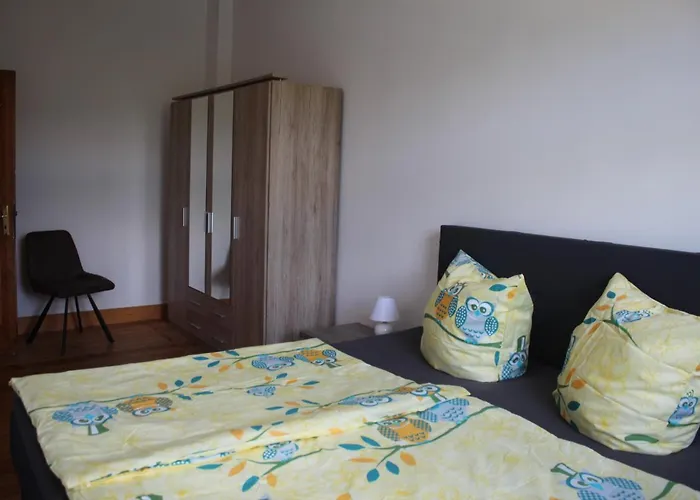 Alt-berliner Schwanenhof - * Lychen