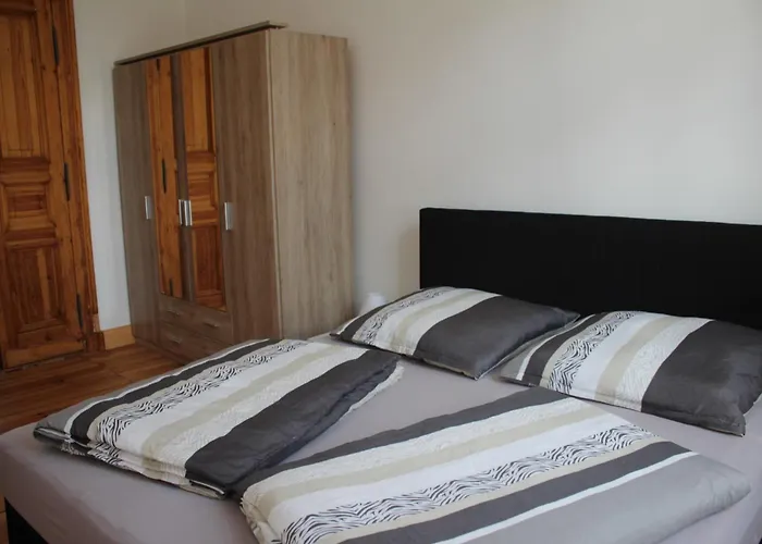 Alt-berliner Schwanenhof - * Lychen